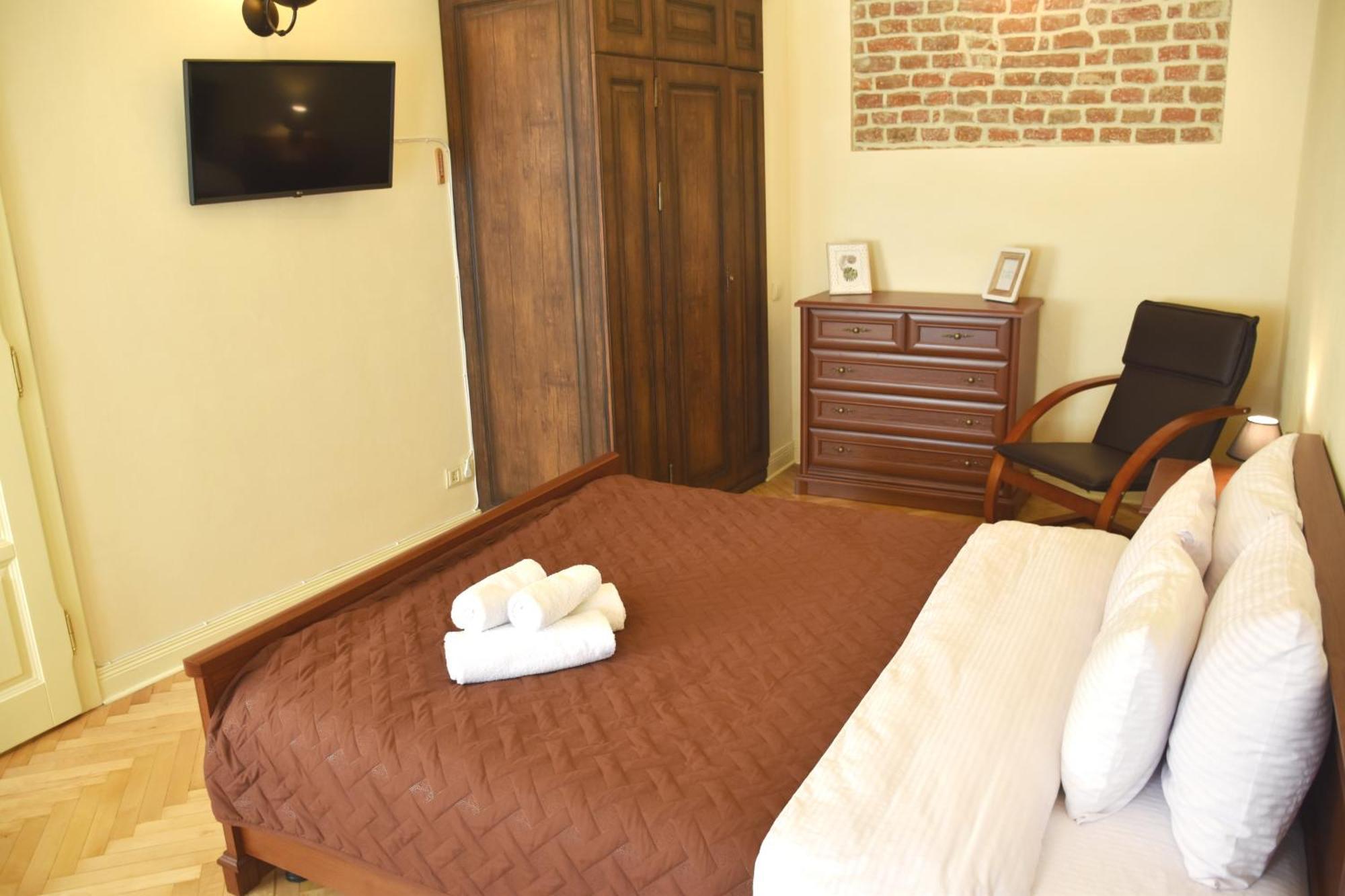 Renewed Central Apartment Leopoli Esterno foto